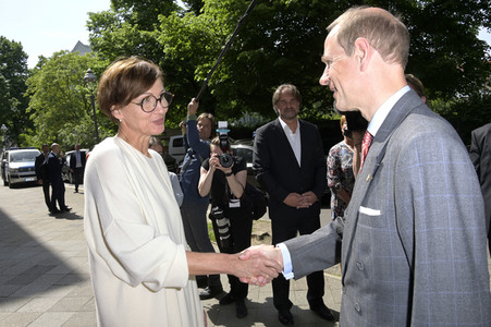 Schulbesuch von Prinz Edward und Bettina Stark-Watzinger in Berlin
