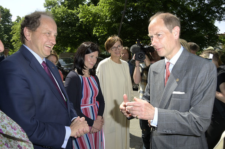 Schulbesuch von Prinz Edward und Bettina Stark-Watzinger in Berlin
