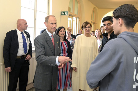 Schulbesuch von Prinz Edward und Bettina Stark-Watzinger in Berlin