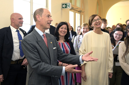 Schulbesuch von Prinz Edward und Bettina Stark-Watzinger in Berlin