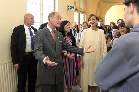 Schulbesuch von Prinz Edward und Bettina Stark-Watzinger in Berlin