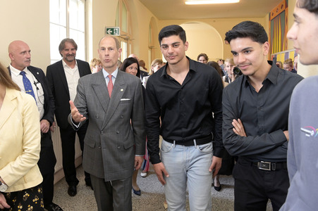 Schulbesuch von Prinz Edward und Bettina Stark-Watzinger in Berlin