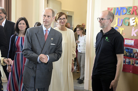 Schulbesuch von Prinz Edward und Bettina Stark-Watzinger in Berlin