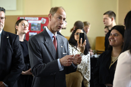 Schulbesuch von Prinz Edward und Bettina Stark-Watzinger in Berlin