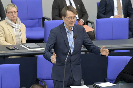 105. Sitzung des Deutschen Bundestages in Berlin