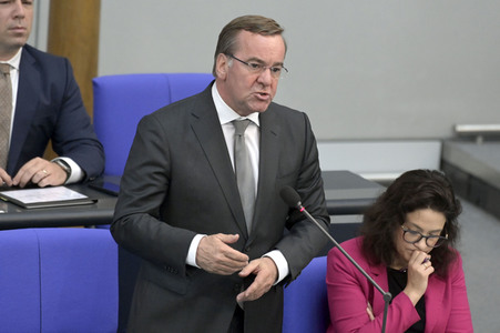 105. Sitzung des Deutschen Bundestages in Berlin