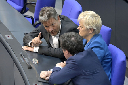 105. Sitzung des Deutschen Bundestages in Berlin