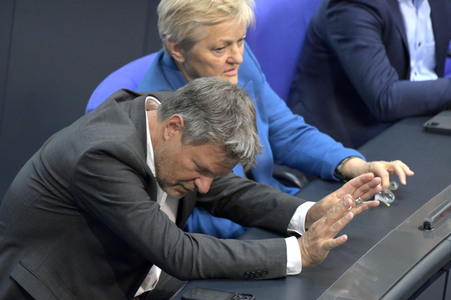 105. Sitzung des Deutschen Bundestages in Berlin