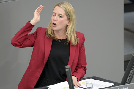 105. Sitzung des Deutschen Bundestages in Berlin