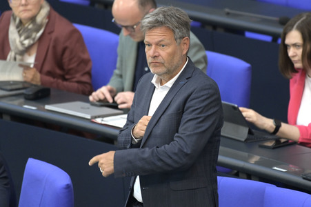 106. Sitzung des Deutschen Bundestages in Berlin