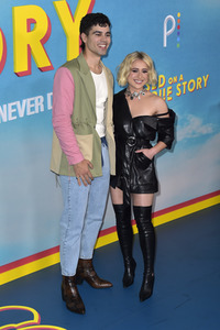 Serienpremiere 'Based on a True Story' in West Hollywood