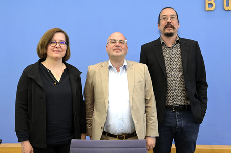 Bundespressekonferenz Leitlinien für eine gemeinsame europäische Asylpolitik in Berlin