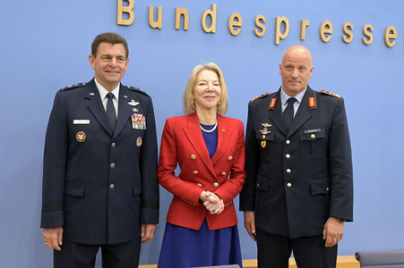 Bundespressekonferenz Air Defender in Berlin