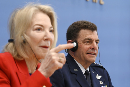 Bundespressekonferenz Air Defender in Berlin