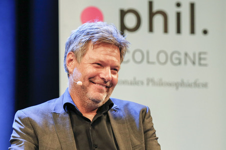Robert Habeck und Peter Sloterdijk auf der phil.Cologne 2023 in Köln