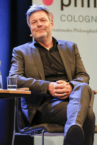 Robert Habeck und Peter Sloterdijk auf der phil.Cologne 2023 in Köln