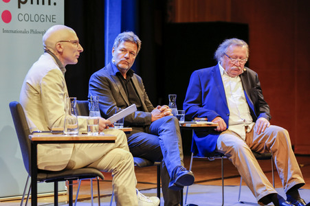 Robert Habeck und Peter Sloterdijk auf der phil.Cologne 2023 in Köln
