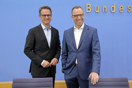 Bundespressekonferenz CDU-Programmkonvent in Berlin