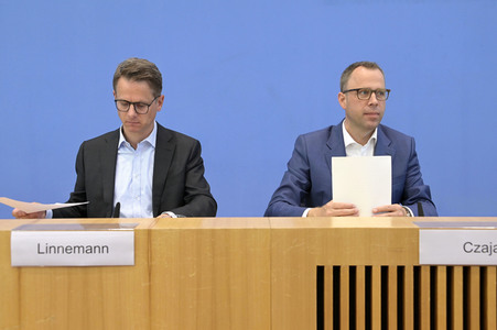 Bundespressekonferenz CDU-Programmkonvent in Berlin