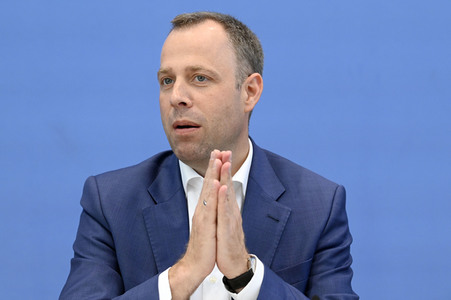 Bundespressekonferenz CDU-Programmkonvent in Berlin