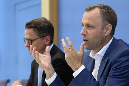 Bundespressekonferenz CDU-Programmkonvent in Berlin