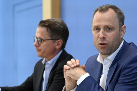 Bundespressekonferenz CDU-Programmkonvent in Berlin