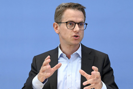 Bundespressekonferenz CDU-Programmkonvent in Berlin