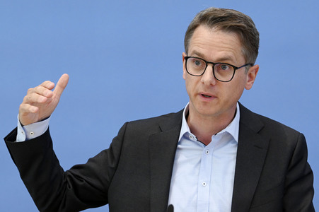 Bundespressekonferenz CDU-Programmkonvent in Berlin