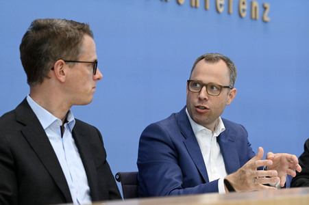 Bundespressekonferenz CDU-Programmkonvent in Berlin