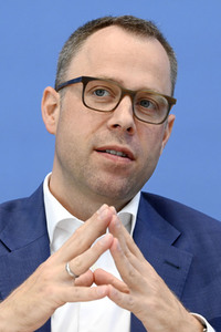Bundespressekonferenz CDU-Programmkonvent in Berlin