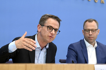 Bundespressekonferenz CDU-Programmkonvent in Berlin