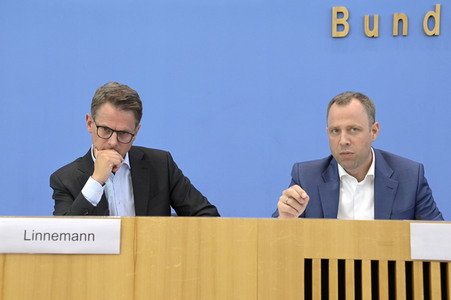 Bundespressekonferenz CDU-Programmkonvent in Berlin