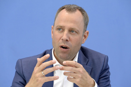 Bundespressekonferenz CDU-Programmkonvent in Berlin