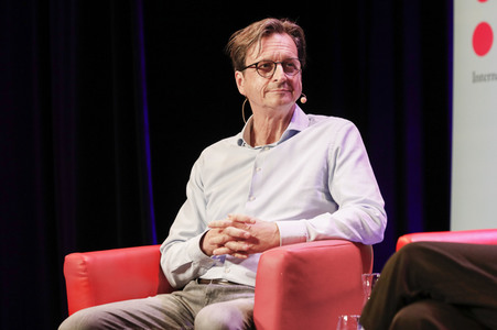 Mona Neubaur und Stephan Grünewald auf der phil.Cologne 2023 in Köln