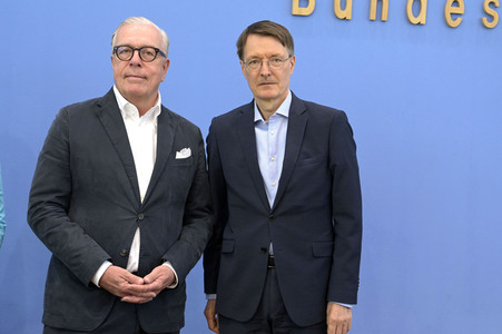 Bundespressekonferenz Forderungen der Ärzteschaft für Hitzeschutzpläne in Berlin