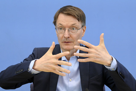 Bundespressekonferenz Forderungen der Ärzteschaft für Hitzeschutzpläne in Berlin