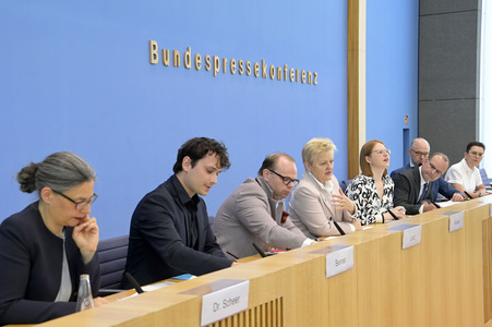 Bundespressekonferenz Gesetzentwurf zur Regelung der Suizidhilfe in Berlin