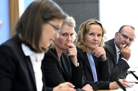 Bundespressekonferenz Gutachten 'Gesund leben auf einer gesunden Erde' in Berlin