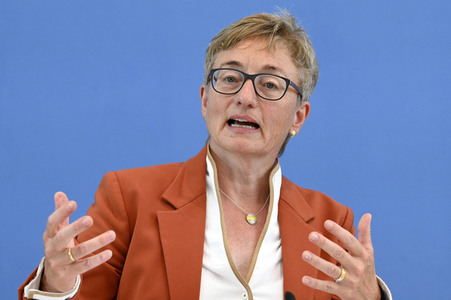 Bundespressekonferenz Gutachten 'Gesund leben auf einer gesunden Erde' in Berlin