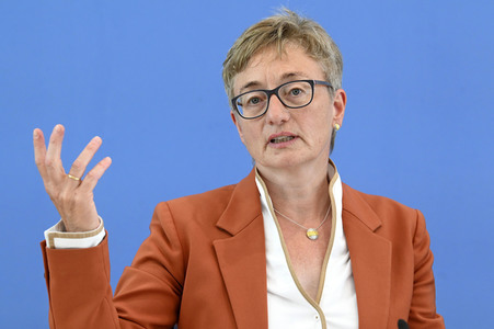 Bundespressekonferenz Gutachten 'Gesund leben auf einer gesunden Erde' in Berlin
