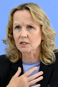 Bundespressekonferenz Gutachten 'Gesund leben auf einer gesunden Erde' in Berlin