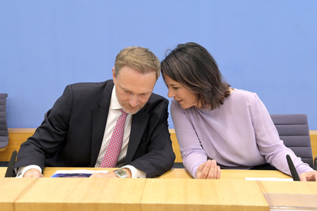 Bundespressekonferenz Vorstellung der Nationalen Sicherheitsstrategie in Berlin