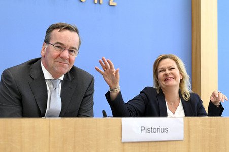 Bundespressekonferenz Vorstellung der Nationalen Sicherheitsstrategie in Berlin