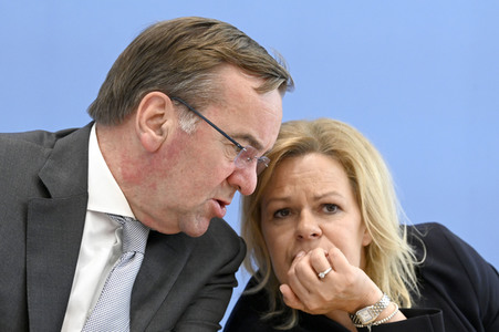 Bundespressekonferenz Vorstellung der Nationalen Sicherheitsstrategie in Berlin