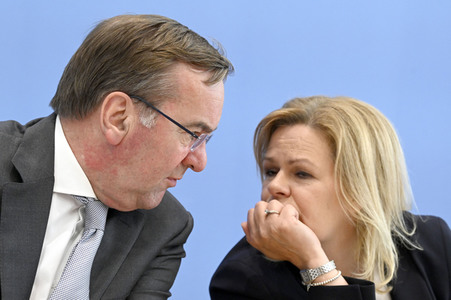 Bundespressekonferenz Vorstellung der Nationalen Sicherheitsstrategie in Berlin