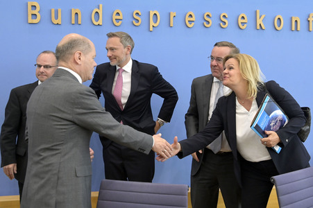Bundespressekonferenz Vorstellung der Nationalen Sicherheitsstrategie in Berlin