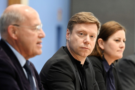 Bundespressekonferenz Wahlrechtsform - Kritik und rechtliche Schritte der Linken in Berlin