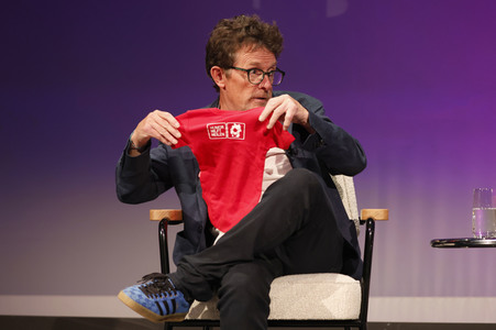 Verleihung des Frontier Award an Michael J. Fox in München