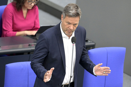 111. Sitzung des Deutschen Bundestages in Berlin