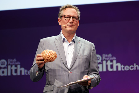 Verleihung des Frontier Award an Michael J. Fox in München